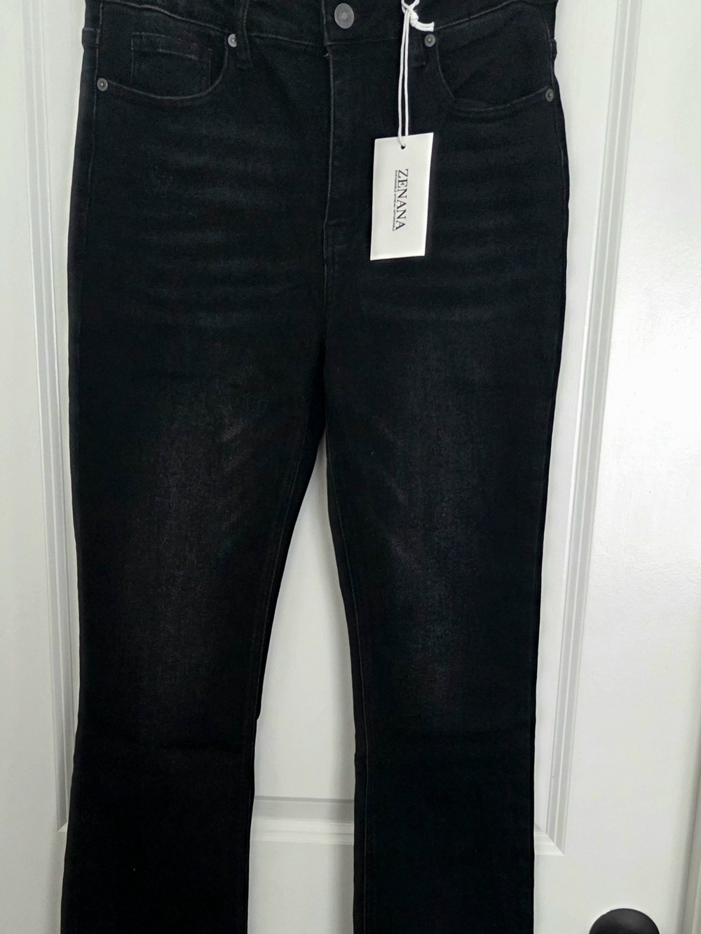 Zenana Outfitters Black Straight-Leg Women's Jeans - Classic High-Rise